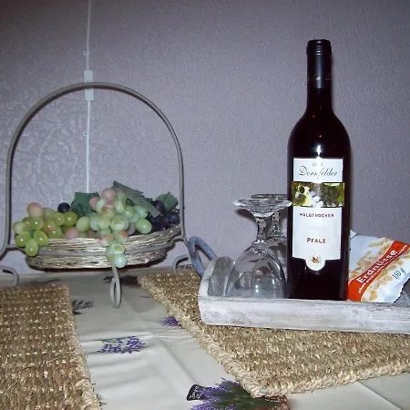 Шале Serene Chalet In Honningen Eifel With Garden In The Lap Of Nature